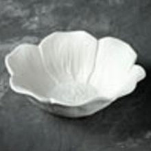 Load image into Gallery viewer, Seasonal Blooms Soup/Salad Bowl 8&quot; diameter
