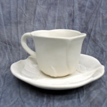 Load image into Gallery viewer, Flower Teacup and Saucer
